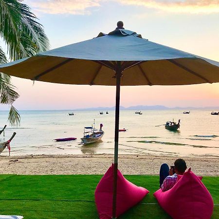 Koh Kwang Seaview Hotel Klong Muang Beach Bagian luar foto
