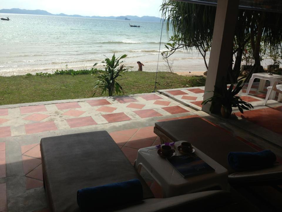 Koh Kwang Seaview Hotel Klong Muang Beach Bagian luar foto