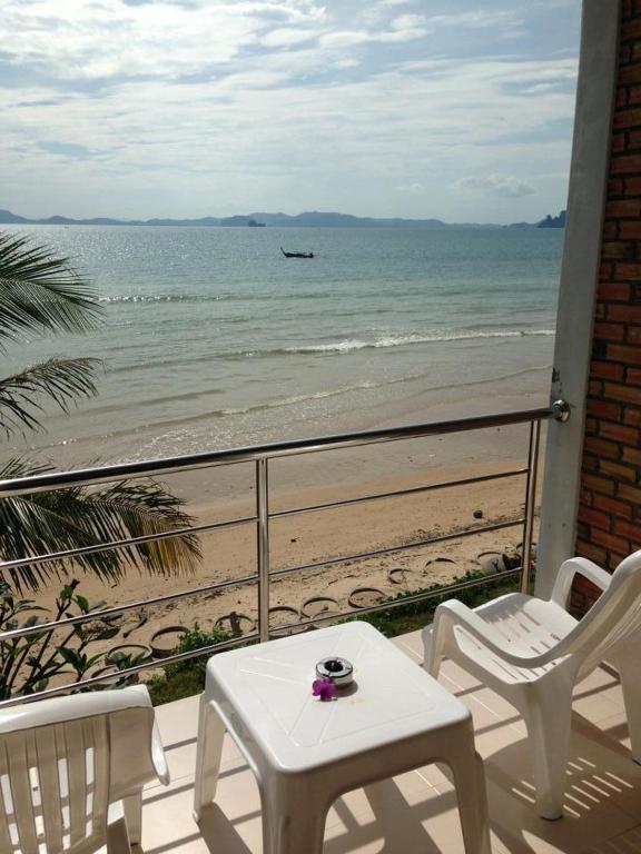 Koh Kwang Seaview Hotel Klong Muang Beach Bagian luar foto